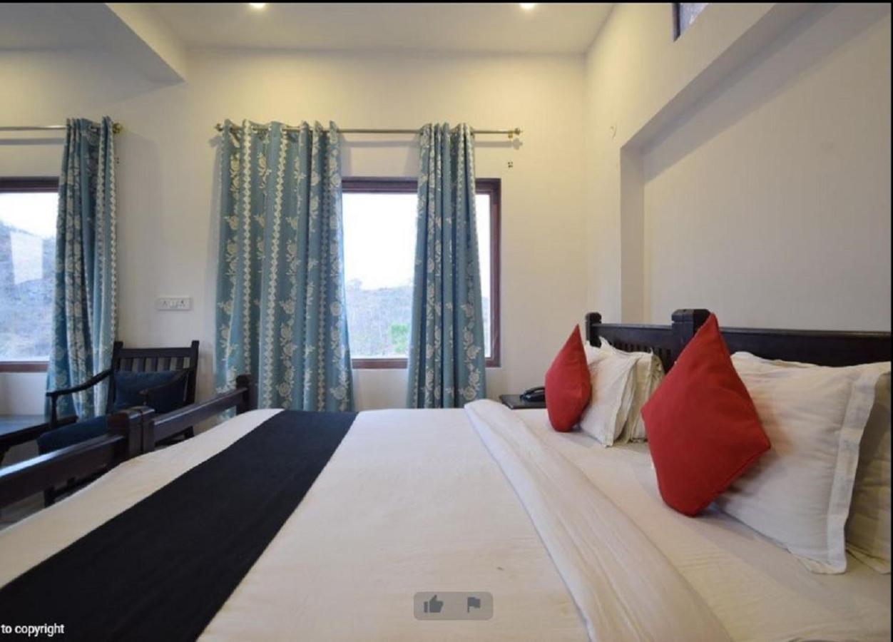The Sky Imperial Jungle Camp Resort Кумбалгарх Екстериор снимка