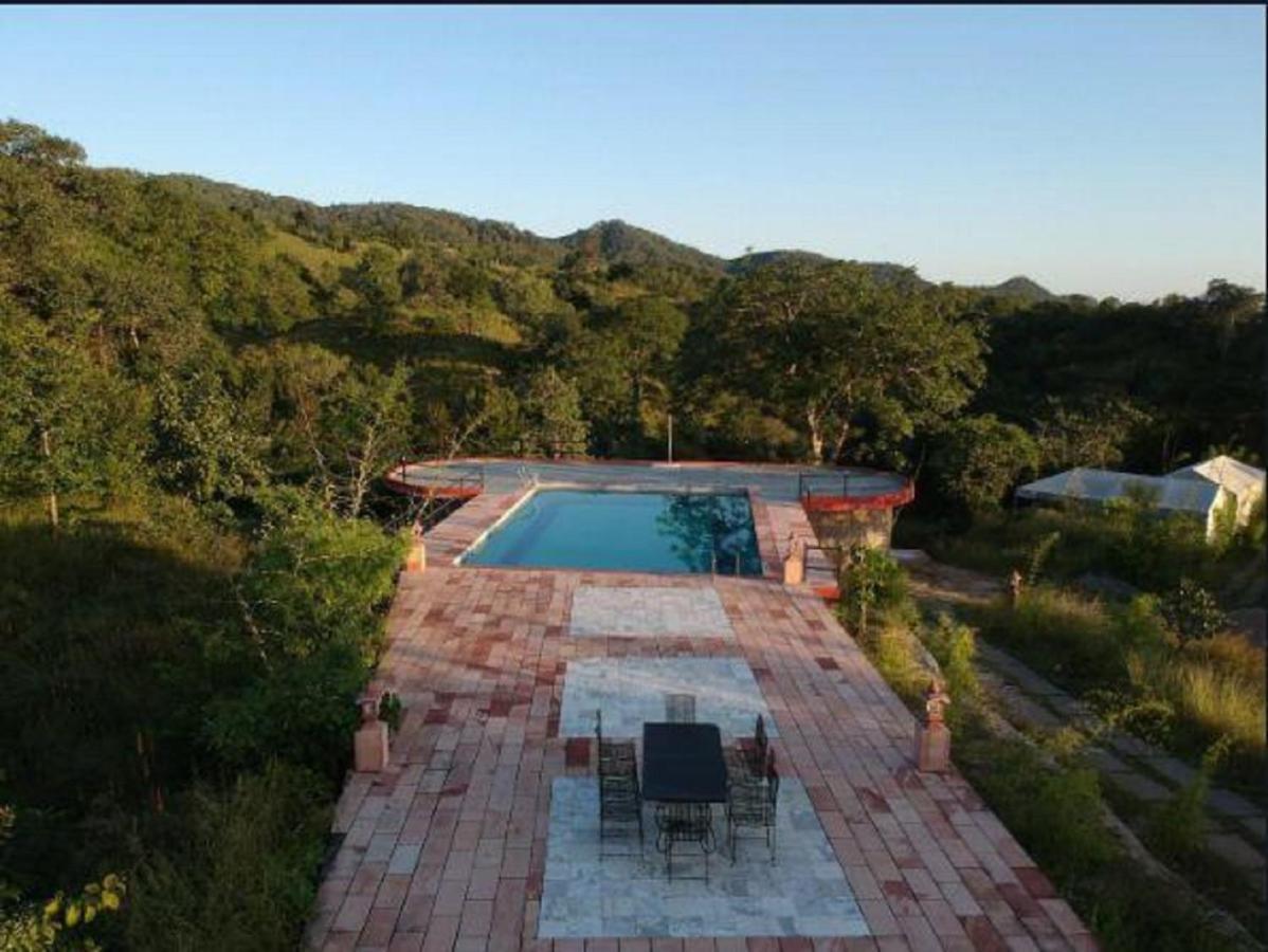 The Sky Imperial Jungle Camp Resort Кумбалгарх Екстериор снимка