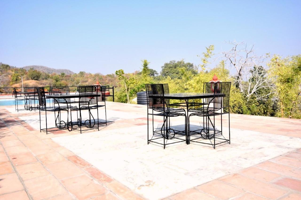 The Sky Imperial Jungle Camp Resort Кумбалгарх Екстериор снимка