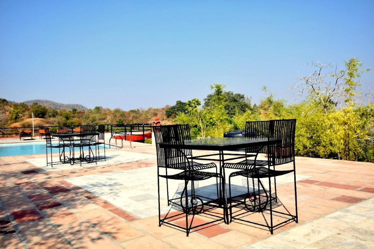 The Sky Imperial Jungle Camp Resort Кумбалгарх Екстериор снимка