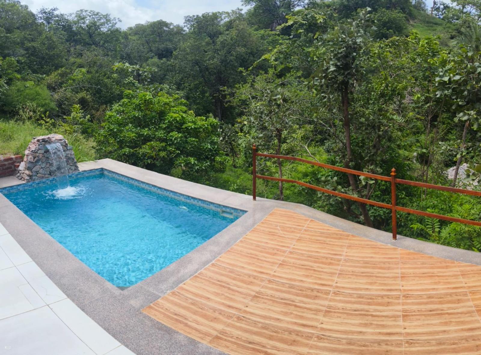 The Sky Imperial Jungle Camp Resort Кумбалгарх Екстериор снимка