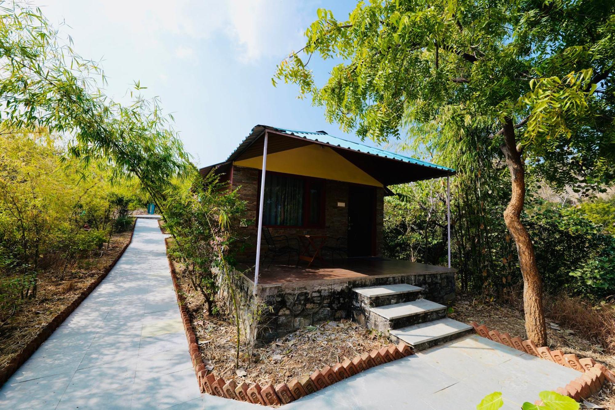 The Sky Imperial Jungle Camp Resort Кумбалгарх Екстериор снимка