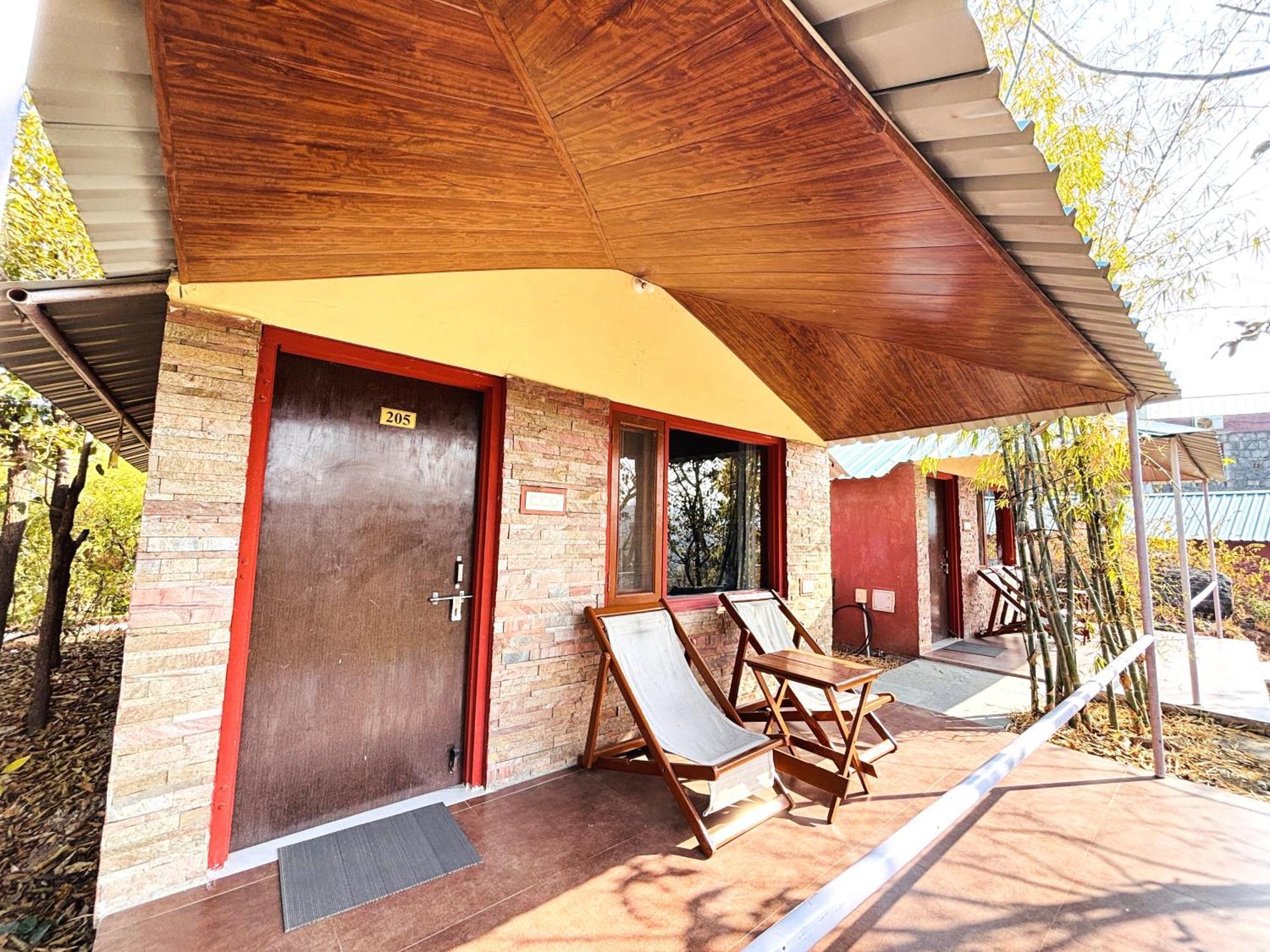 The Sky Imperial Jungle Camp Resort Кумбалгарх Екстериор снимка