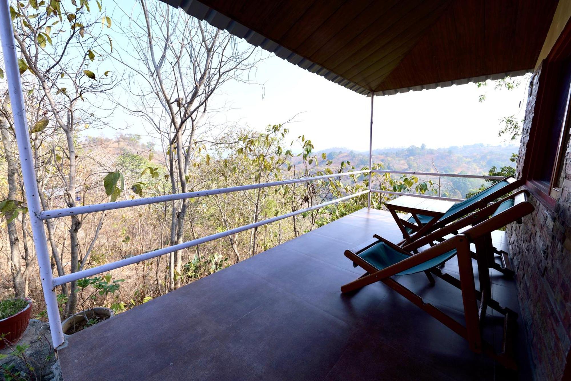 The Sky Imperial Jungle Camp Resort Кумбалгарх Екстериор снимка